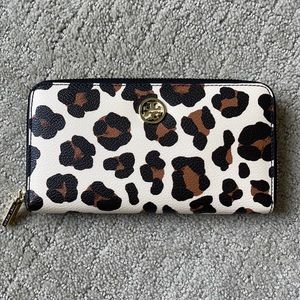 Tory Burch wallet